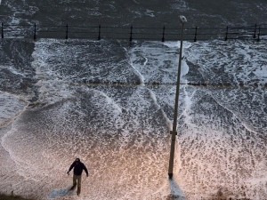 article-2518340-19DF92D800000578-456_964x483