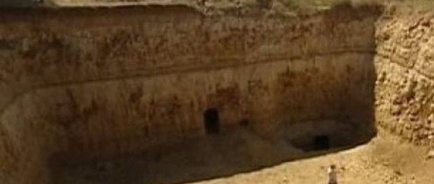 crimea-underground-pyramid